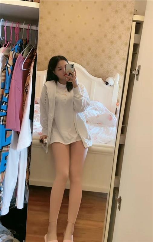 天津兼职小白兔肉丝制服美女，QT口爱